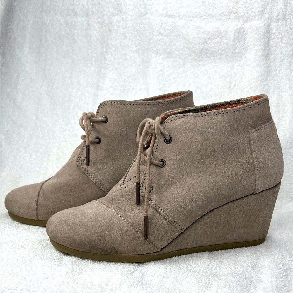 Toms Women's Beige Wedge Ankle Boots